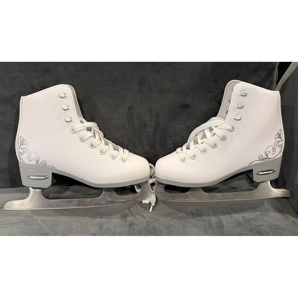 Girl's White Figure/Ice Skates Bladerunner Size  13J with Blade Length Of  7 2/3